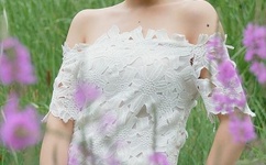 韩国三级巜双乳紧扣的肉体市场